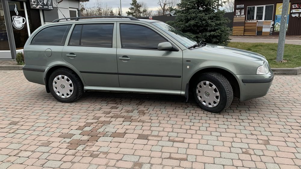 Skoda Octavia tour 1.6 mpi