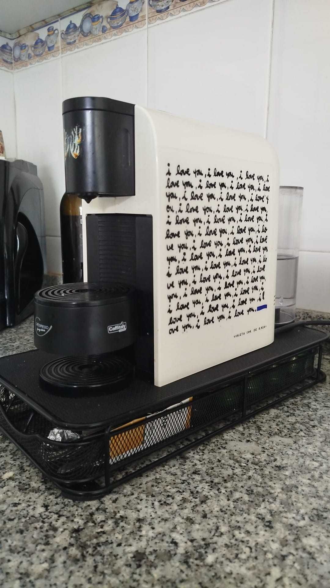 Maquina de café bem estimada