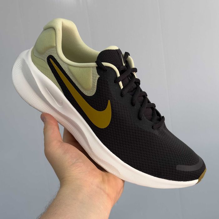 Оригінальні Nike Revolution 7 - модель FB2207-006 | EU 44 / 28 CМ