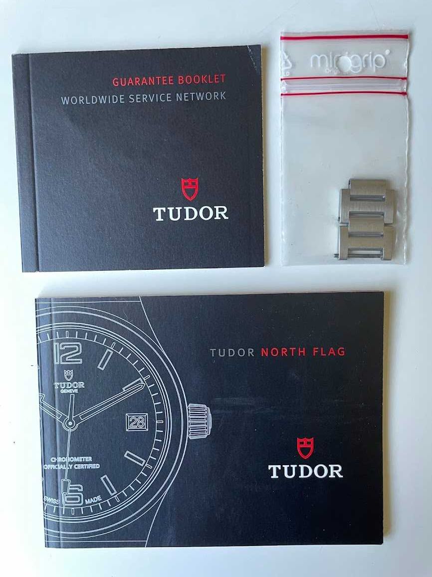 Tudor North Flag