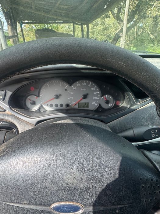 Ford focus bom estado