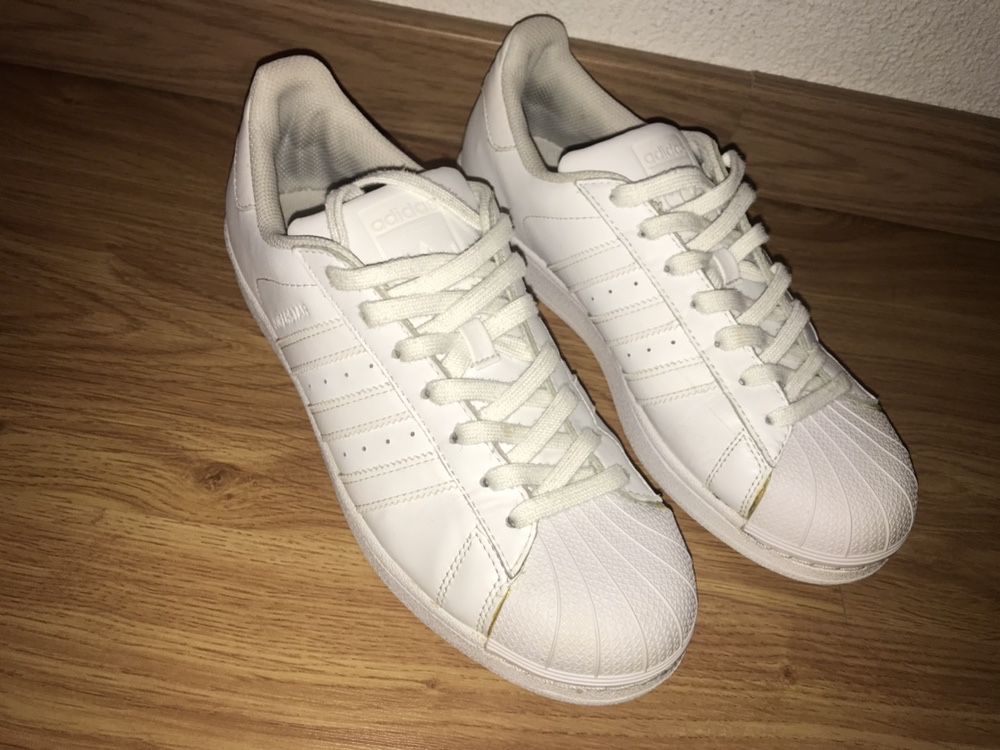 Adidas Superstar 42