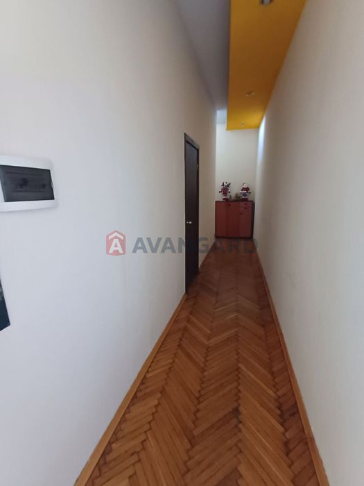 Продам 4-5 этаж нежилого помещения на набережной.