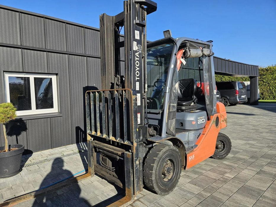 Toyota TONERO20 02-8FGF20 2T GAZ  Wózek widłowy TOYOTA Tonero20 2T 2016 GAZ TRIPLEX