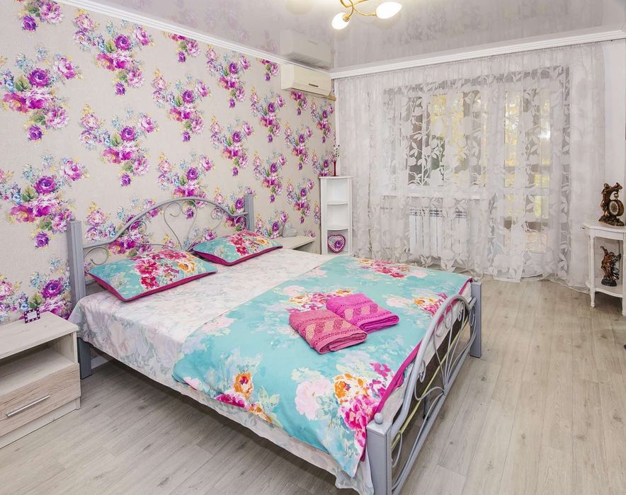 Посуточно,почасово,1 комнатная квартира на Черемушках,Ген Петрова,парк