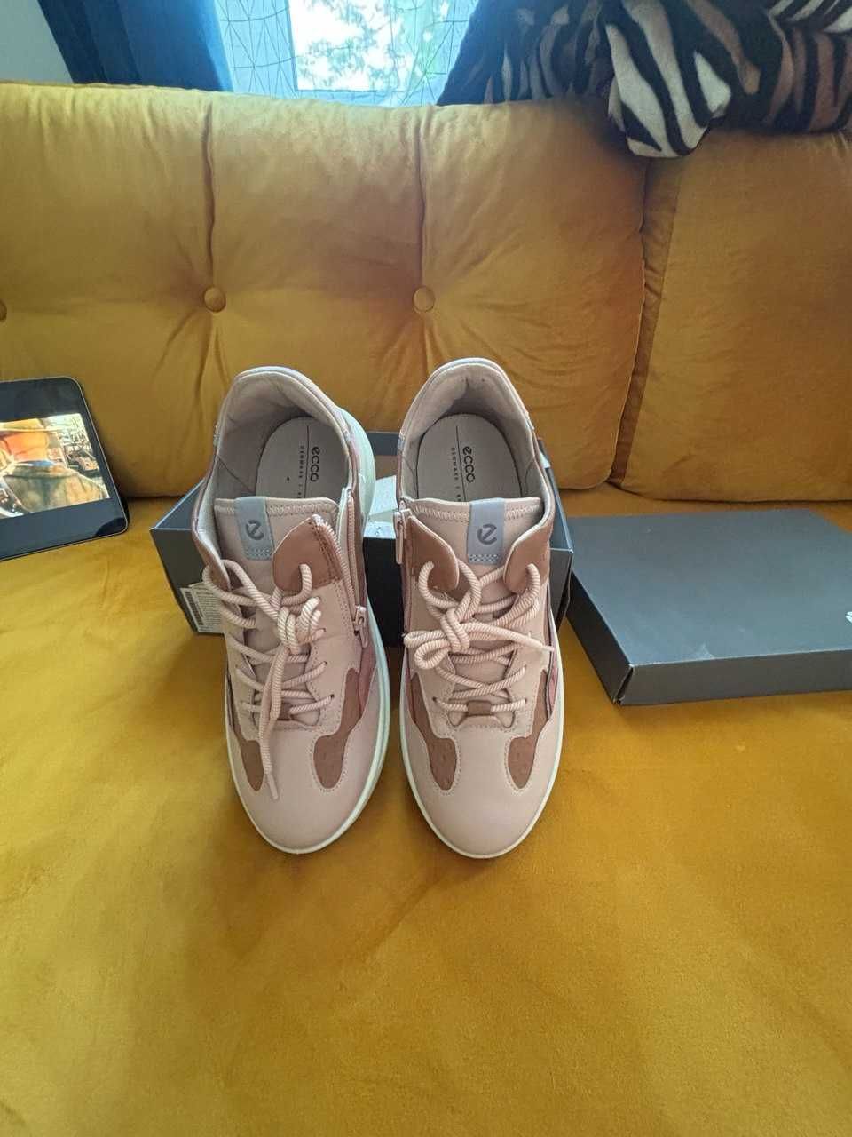 Nowe damskie sneakersy ECCO SKO A/S, rozmiar 39
