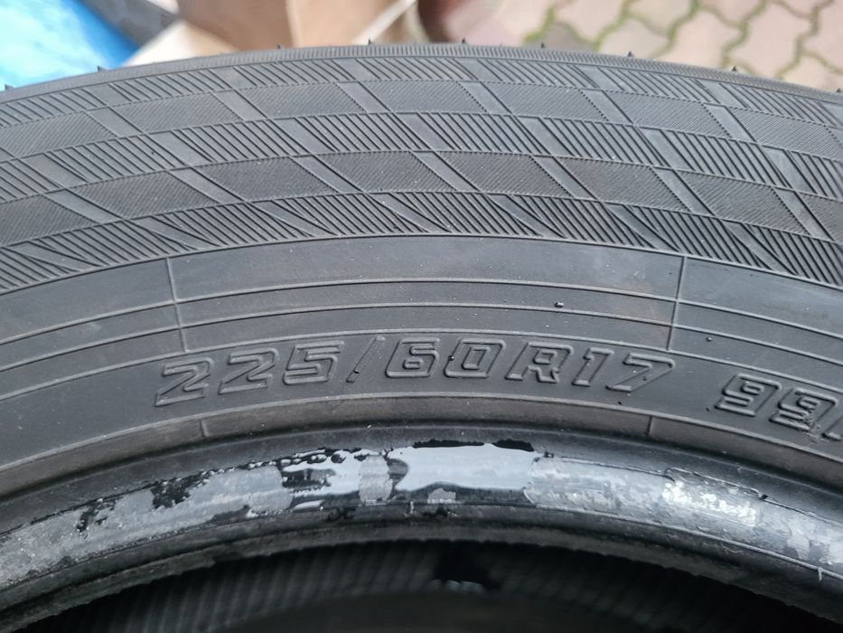 Opony zimowe 225/60 R 17 YOKOHAMA
