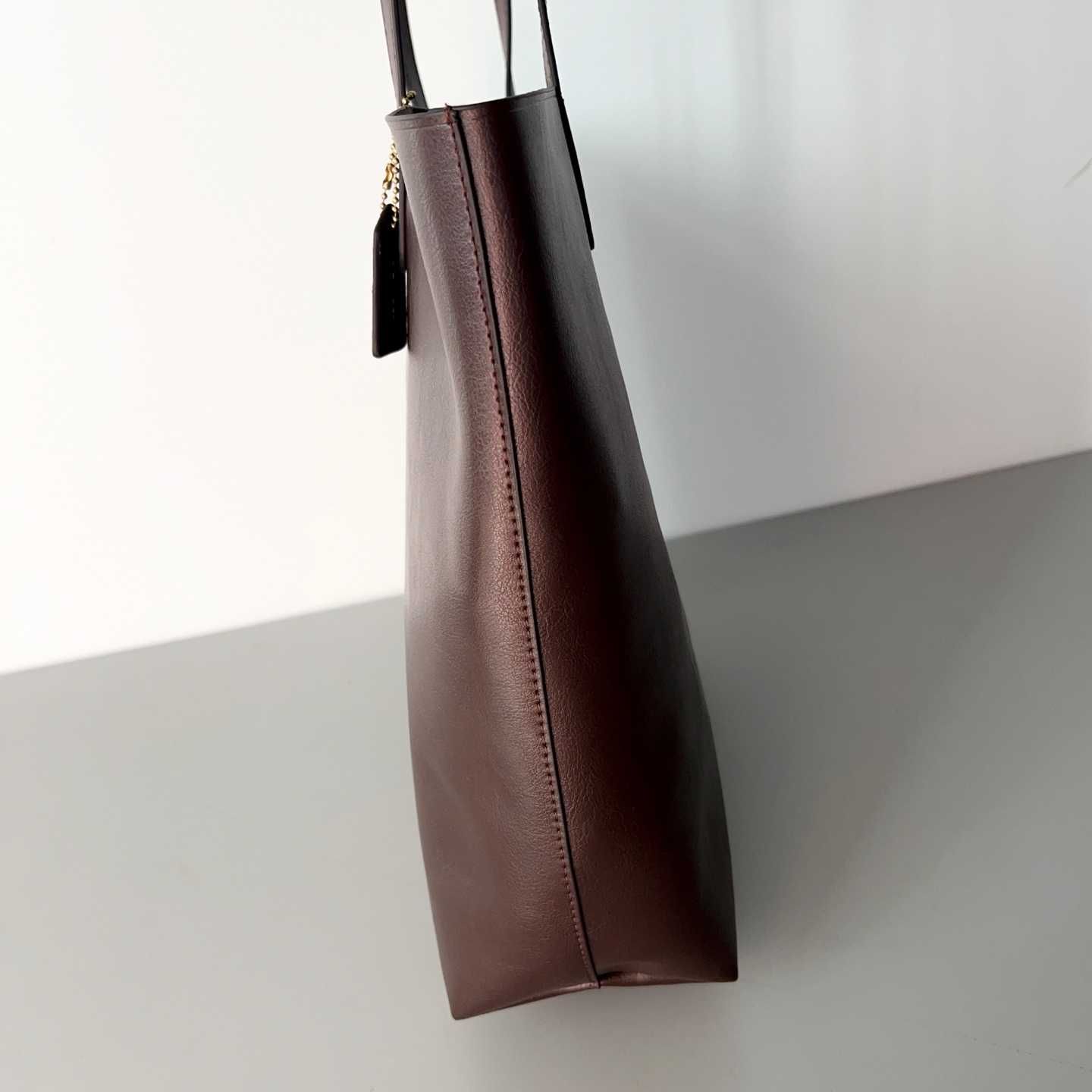 Сумка Coach Tote city темно-коричнева шкіряна
