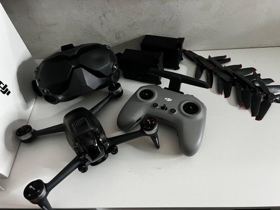 Продаю DJI FPV Combo