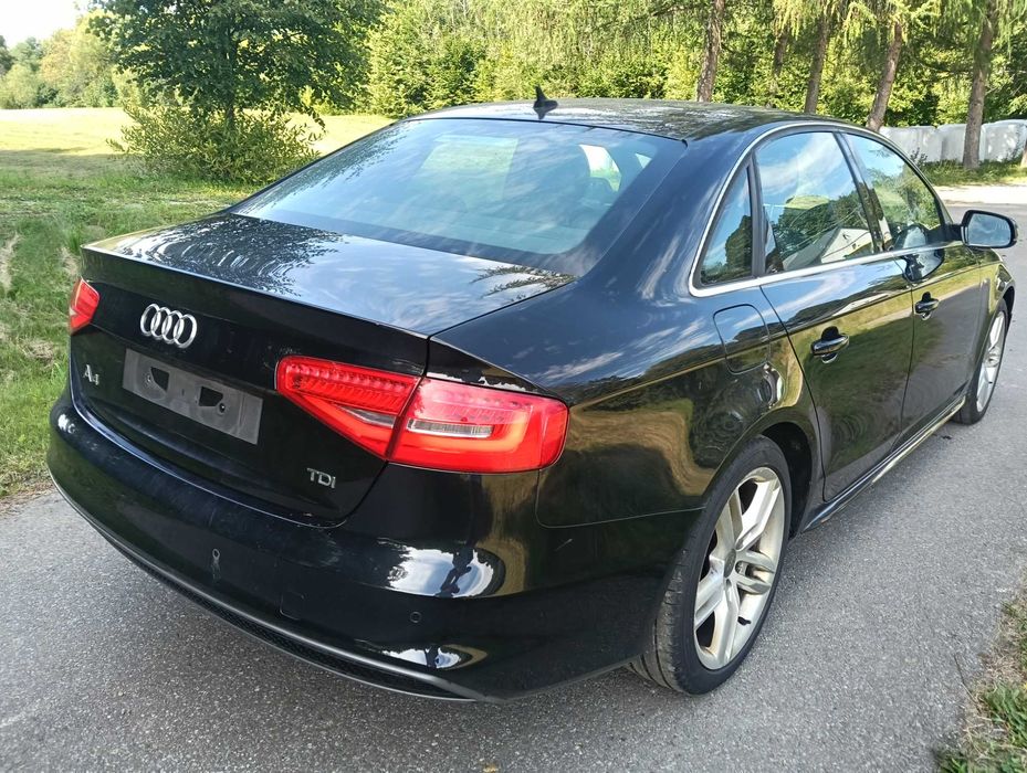 Błotnik Prawy Tył Tylny Audi A4 b8 LIFT Sedan Ćwiartka Nadkole Próg