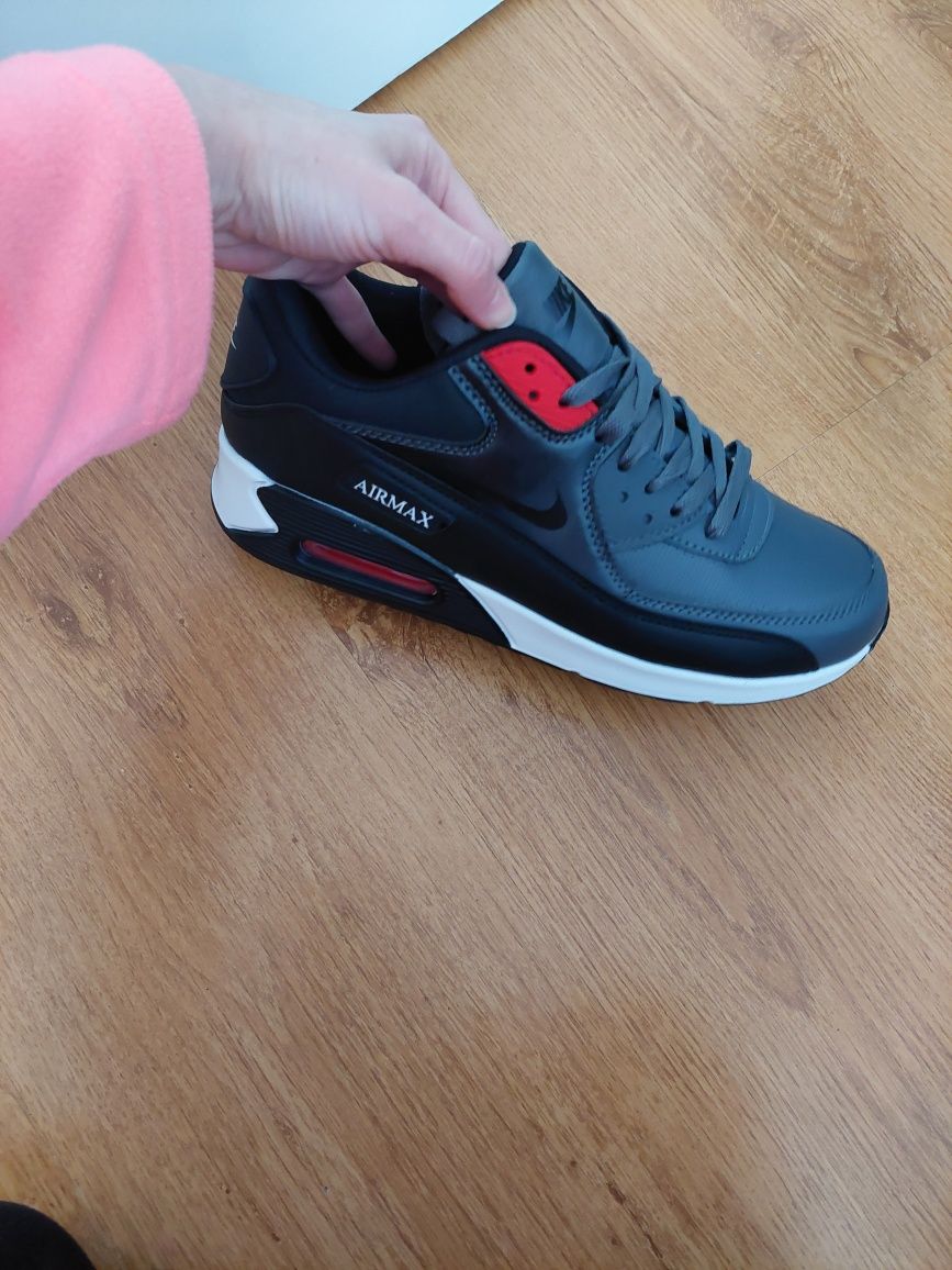 Zapraszam  Nowe lekkie sneakersy sportowe męskie