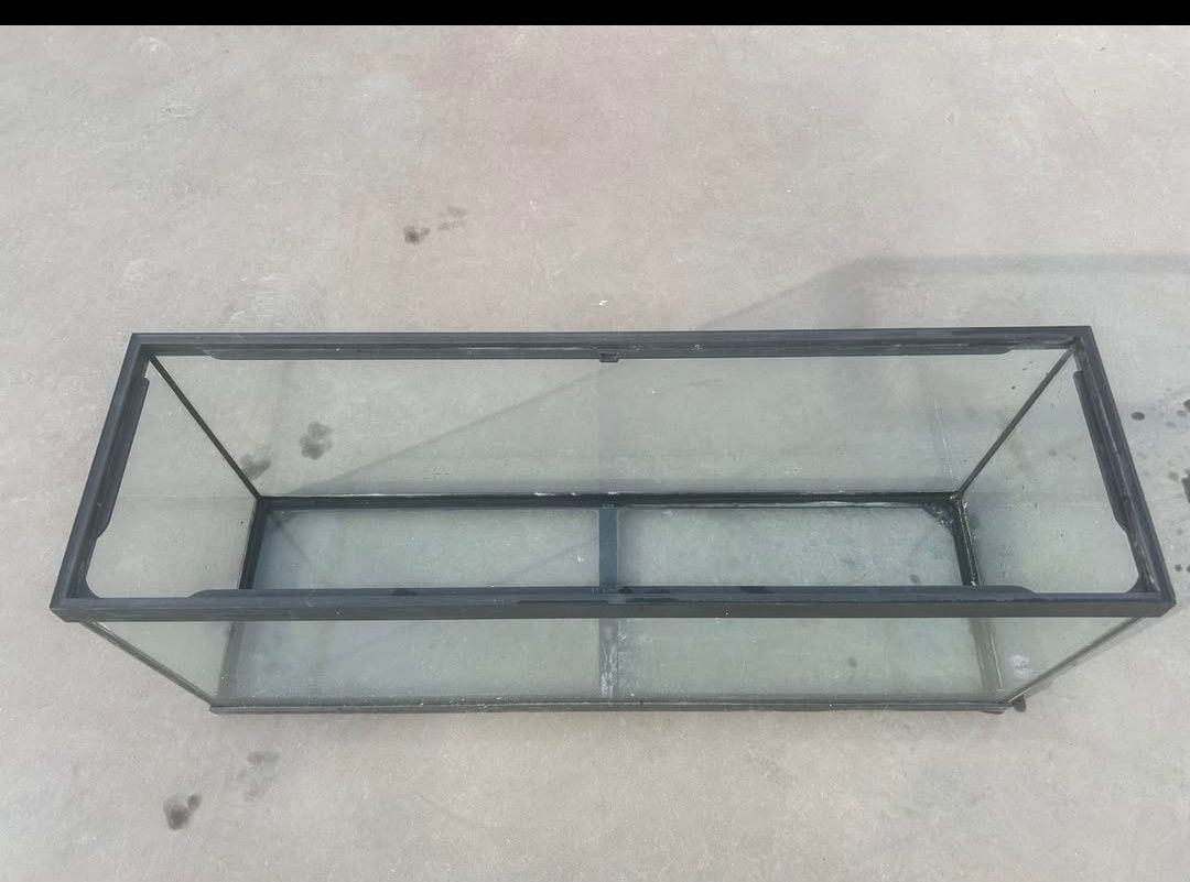 Vendo aquário usado  100x40x30
