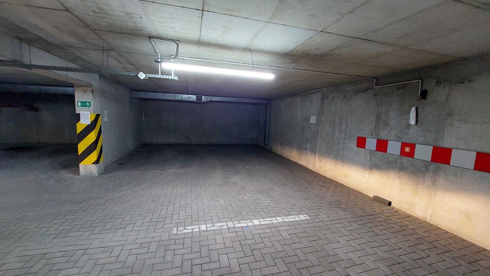 Miejsce postojowe w garażu podziemnym / Bemowo / ul. Coopera