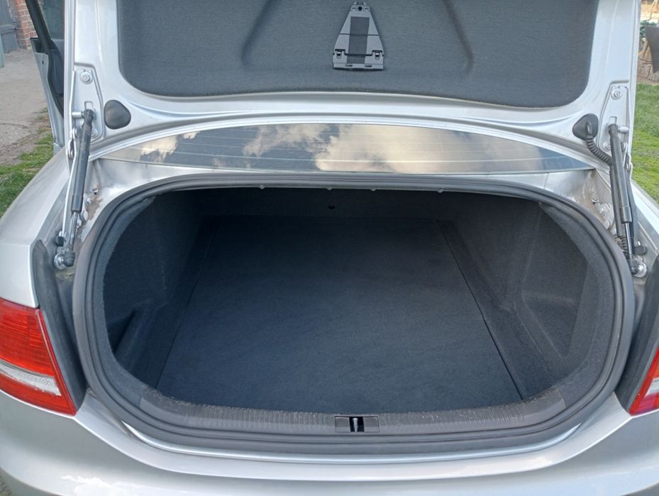 Audi A6 C6  2,4 benzyna