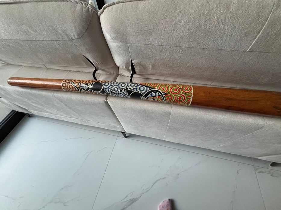 Ozdoba Afrykanska didgeridoo, tradycyjny instrument dęty australijskic