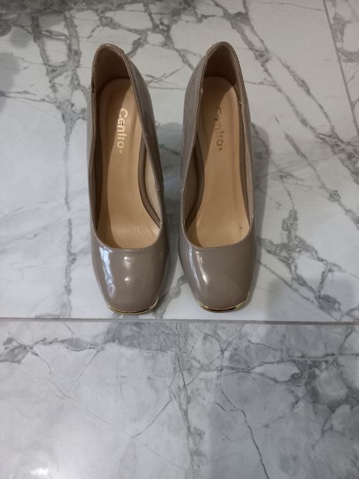 Туфлі жіночі бежеві