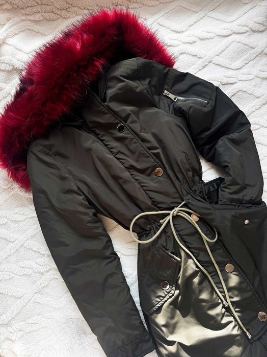 Kurtka zimowa damska z odpinanym kapturem na zimę