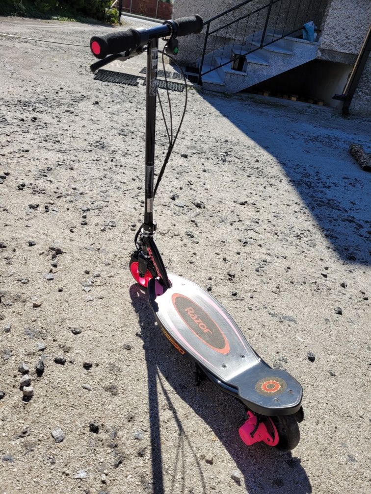 Hulajnoga elektryczna Razor E-90