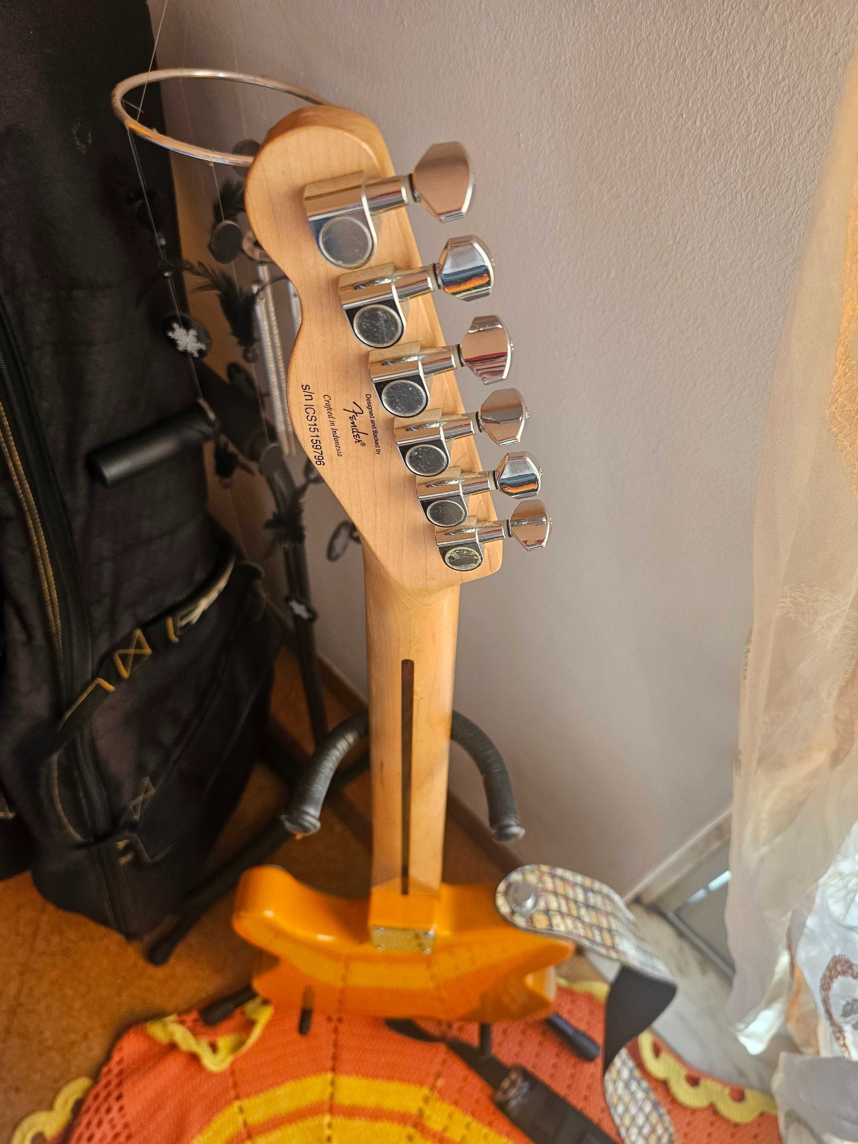 Squier by Fender