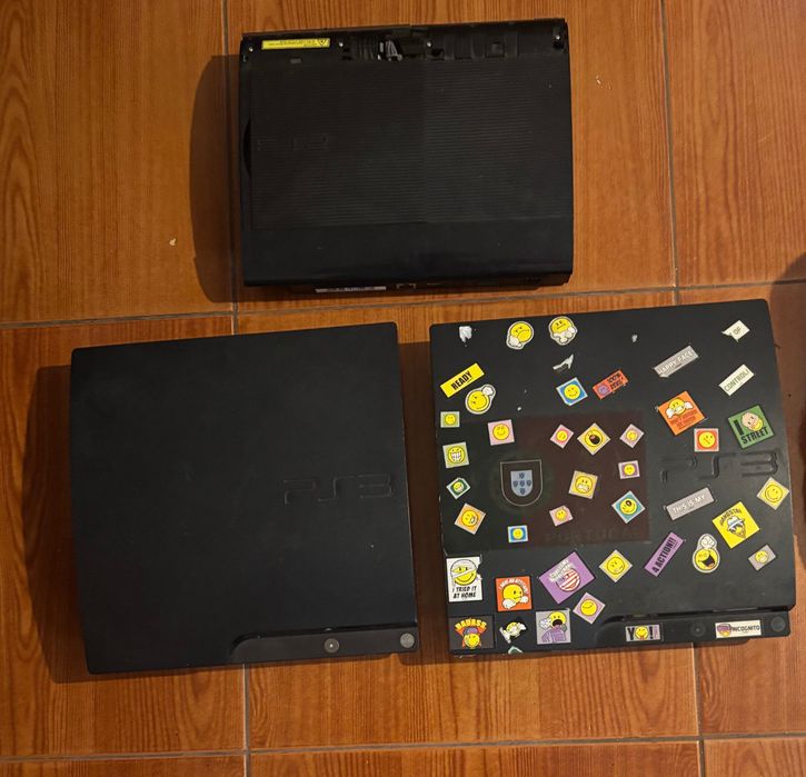 Três ps3 com jogos