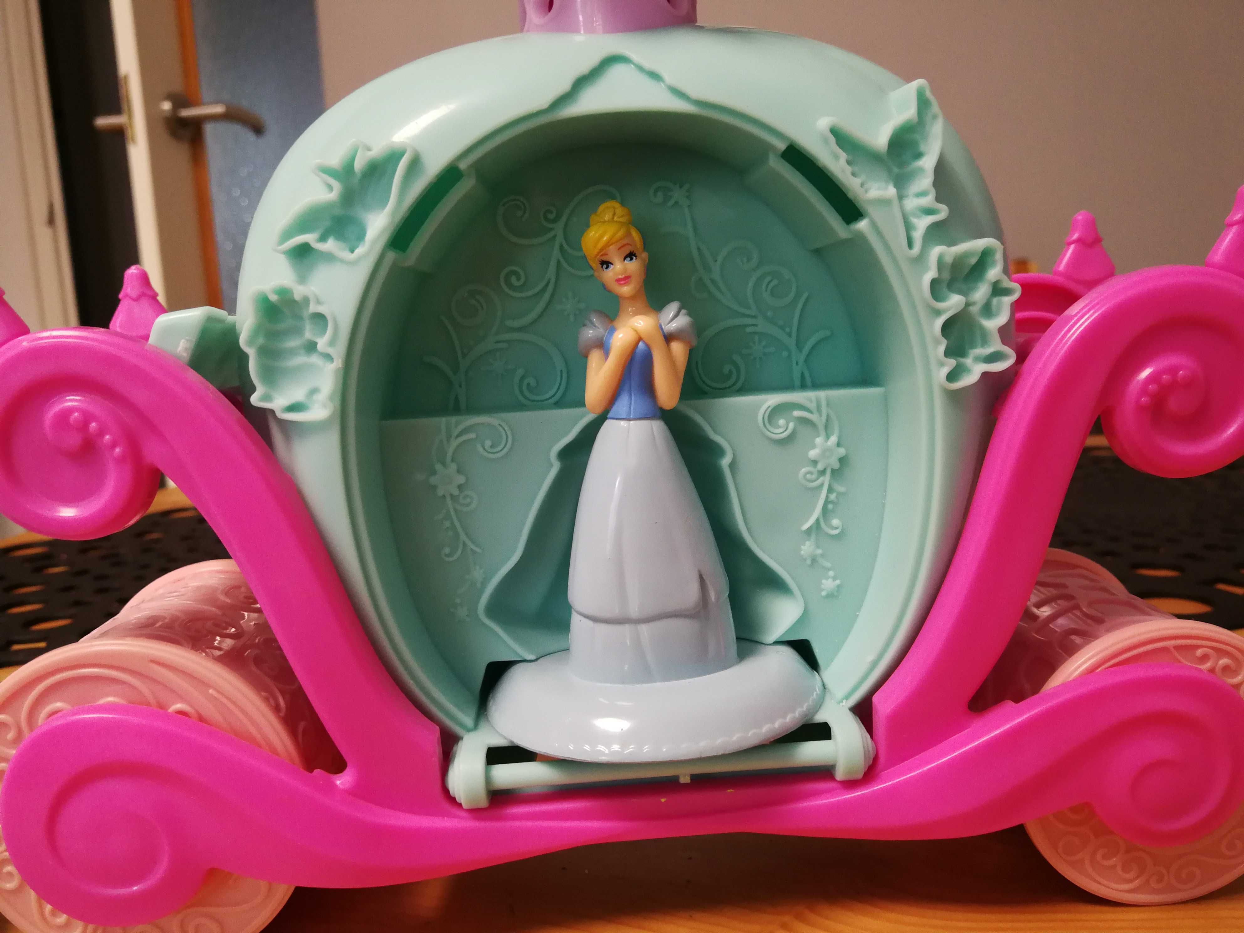 Zestaw do ciastoliny Play Doh, karoca Kopciuszka