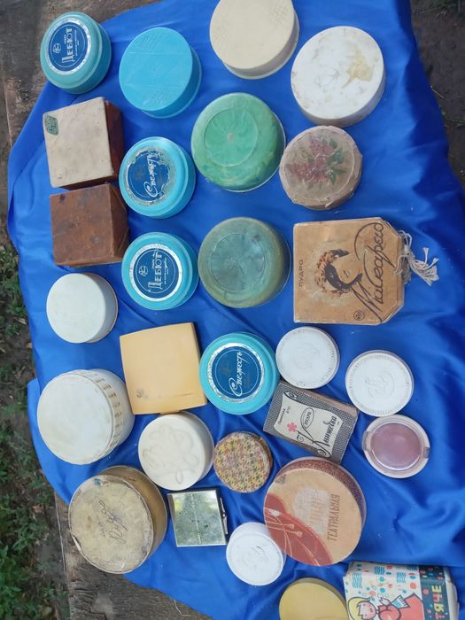 Крем " Снежинка"  Тэ Жэ,пудра " Рубин"