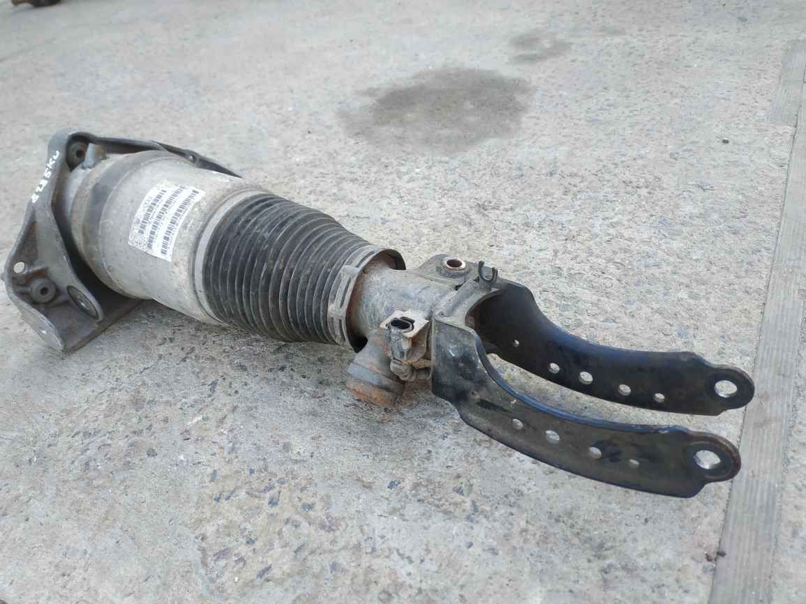 VAG Audi Q7 05-15 пневмоподушка перед R в зборі KU8285 7L8616040