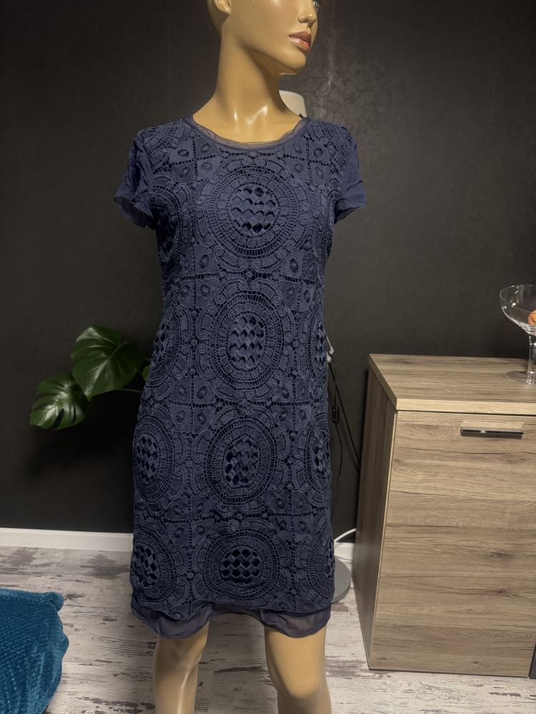 Sukienka Massimo Dutti….