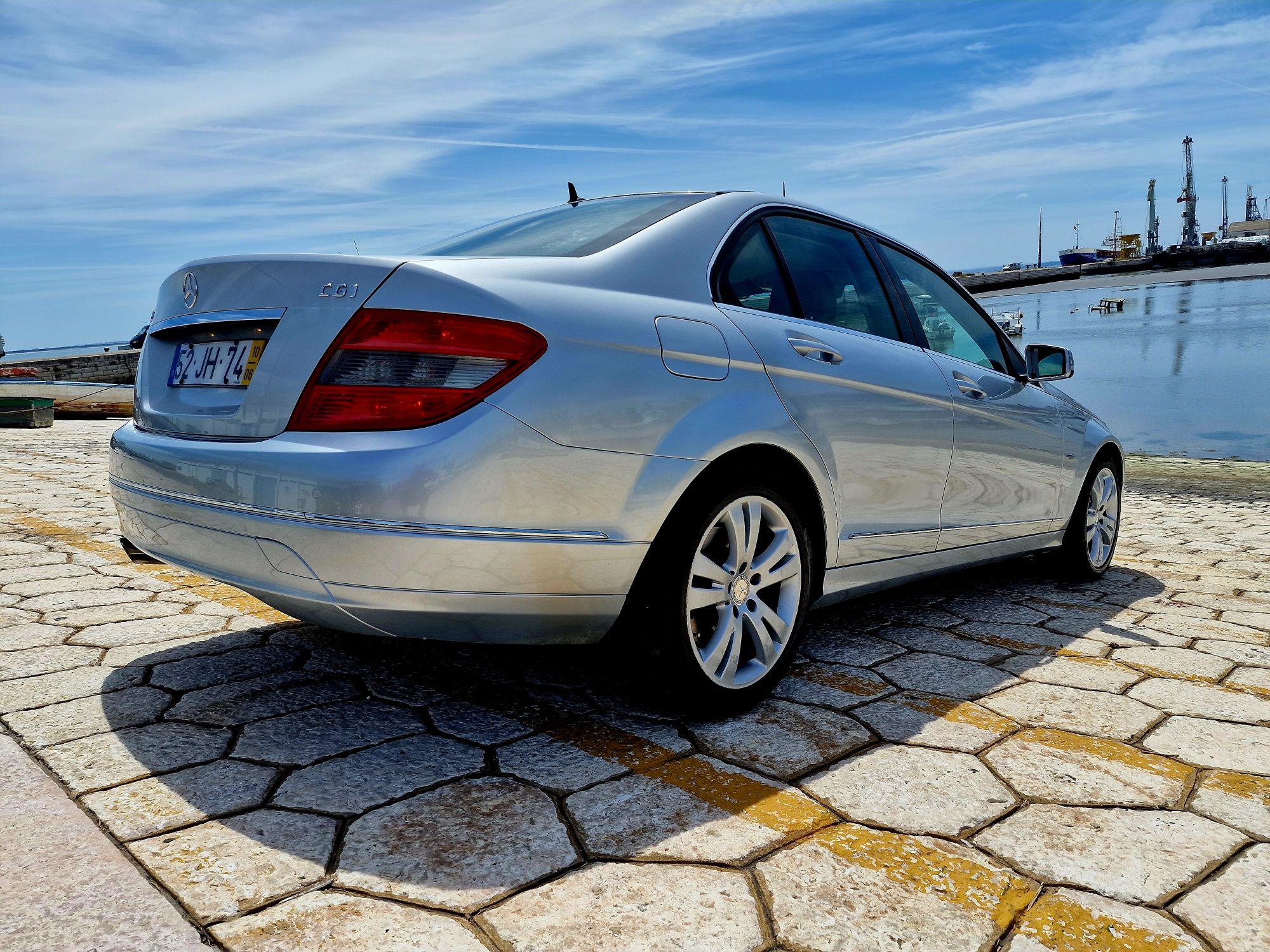 Mercedes-Benz C200 CGI CxAut 105.000kms Nacional