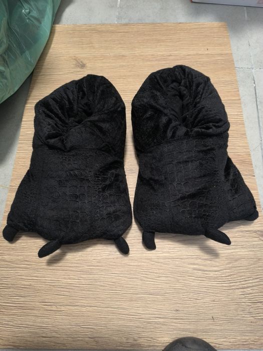 Kapcie męskie nogi potwora