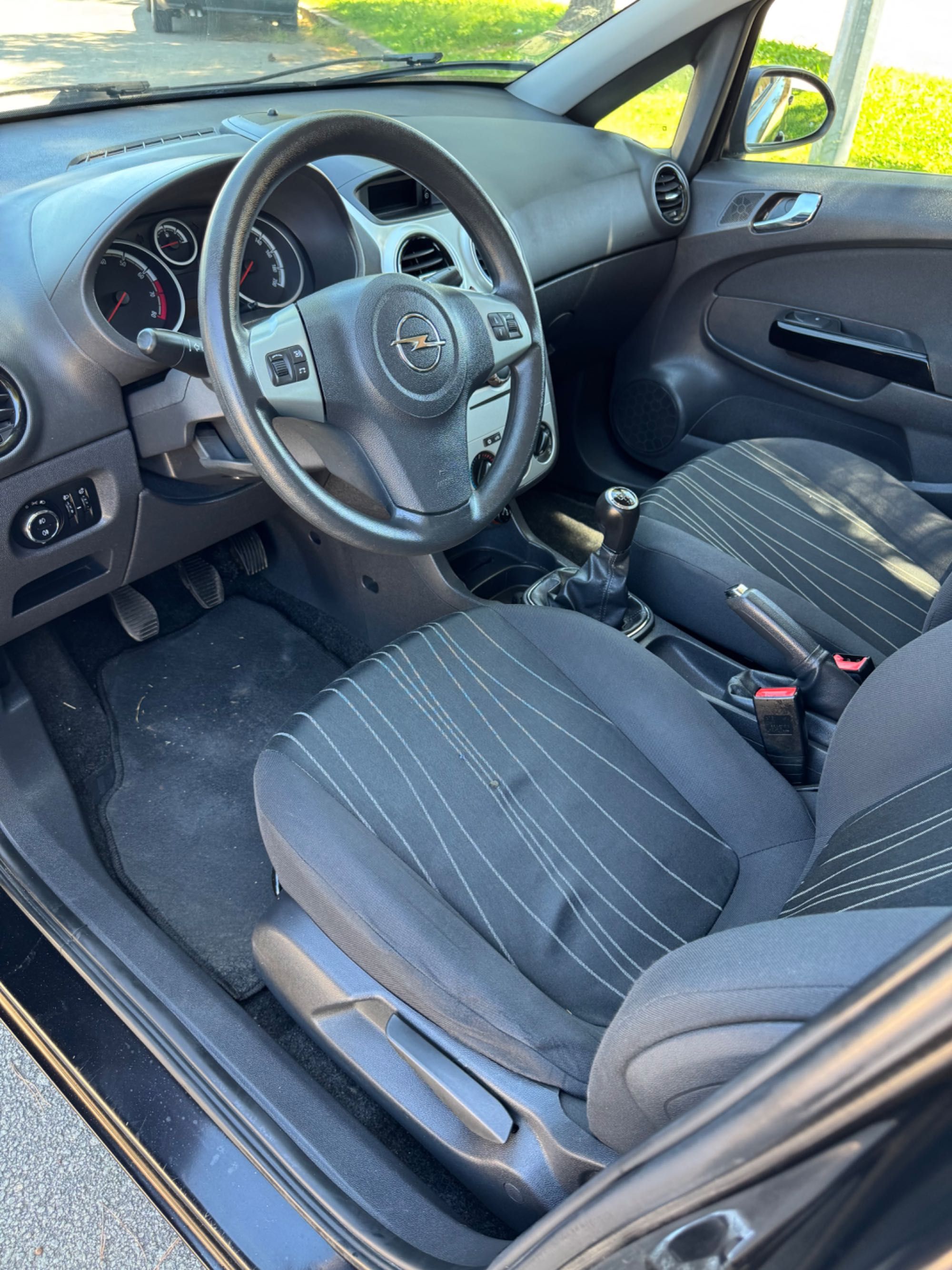 Vendo Opel corsa D 1.2 gasolina poucos km!