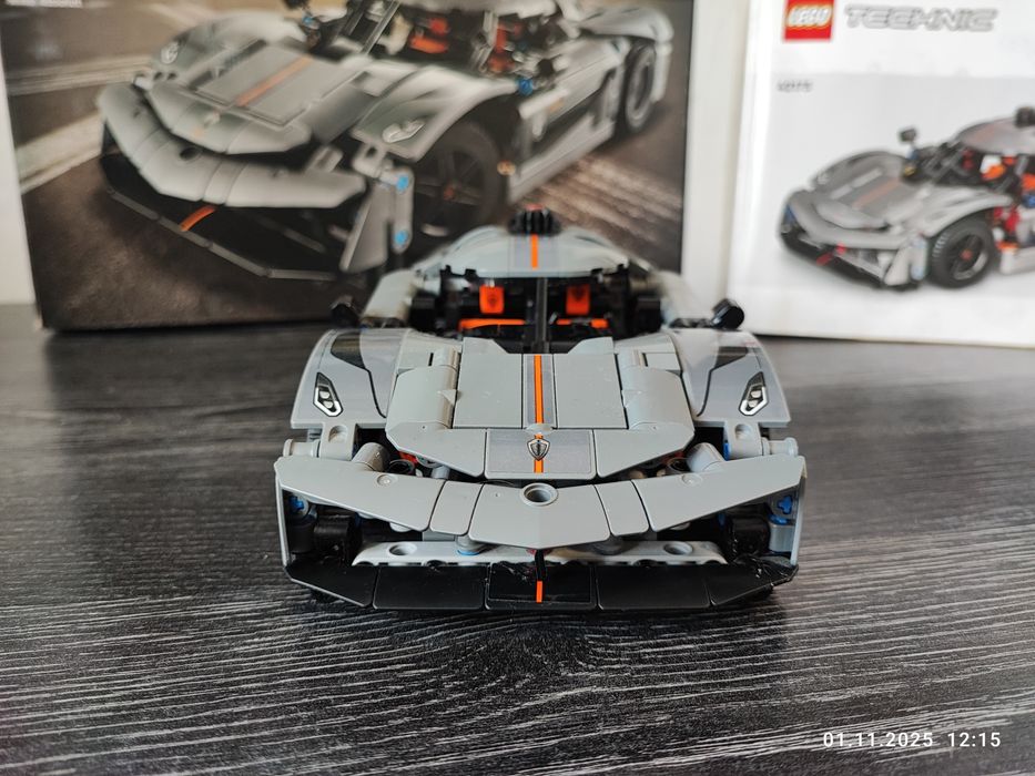 LEGO Technic Koenigsegg Jesko Absolut — сірий гіперкар (42173)
