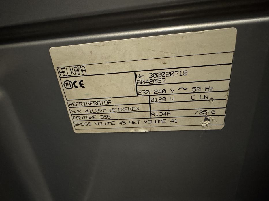 Lodówka barowa Heineken podświetlana z iluminacją bąble w drzwiczkach!