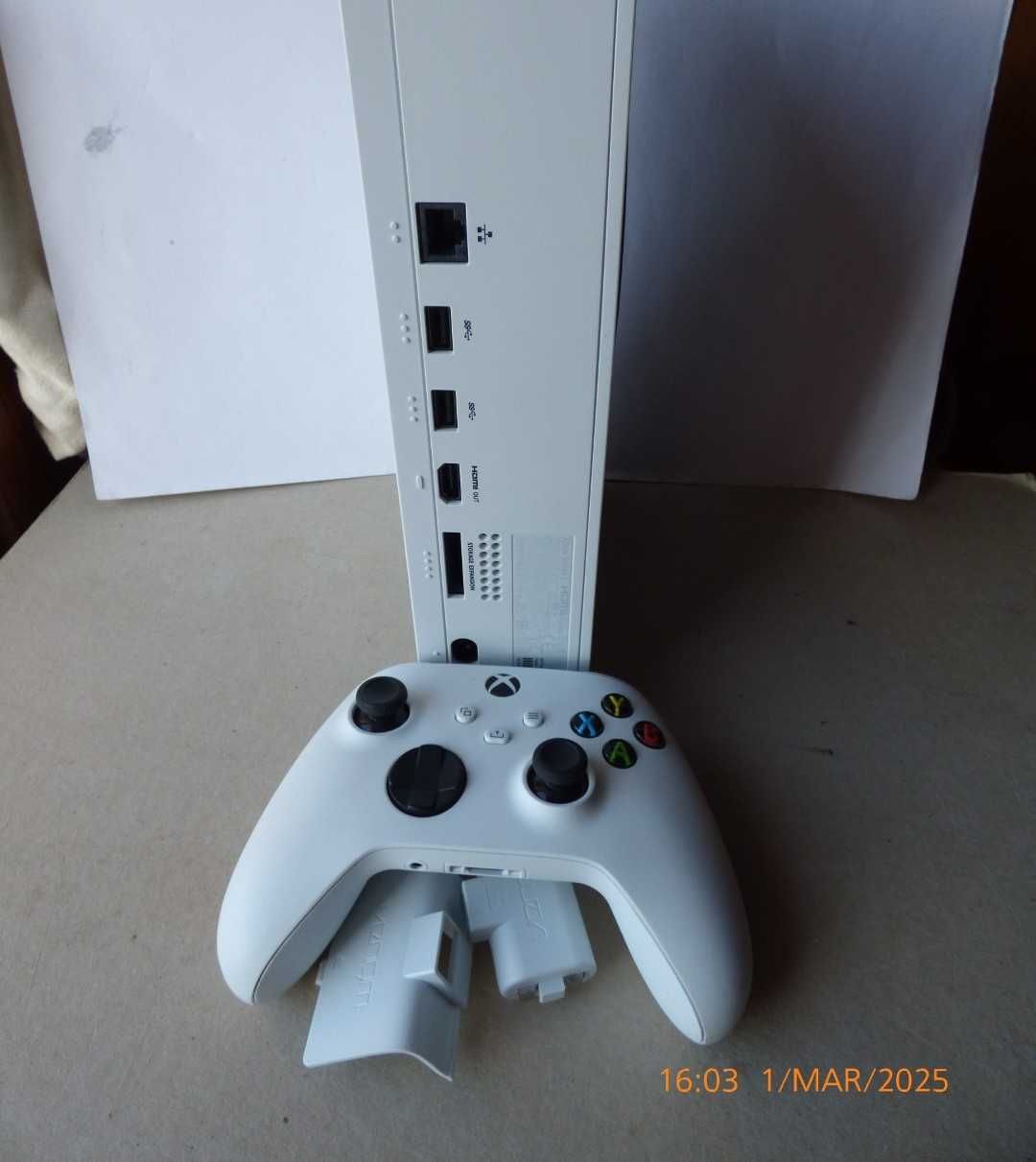 TROCO-Xbox Series S, usada, comando series S/X bateria. Ler anuncio