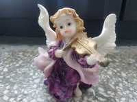 Anioł fioletowy figurka