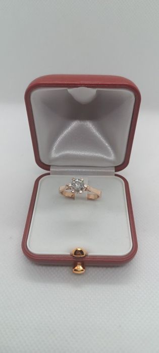 Złoty pierścionek 14K z diamentem 1.01 ct certyfikat