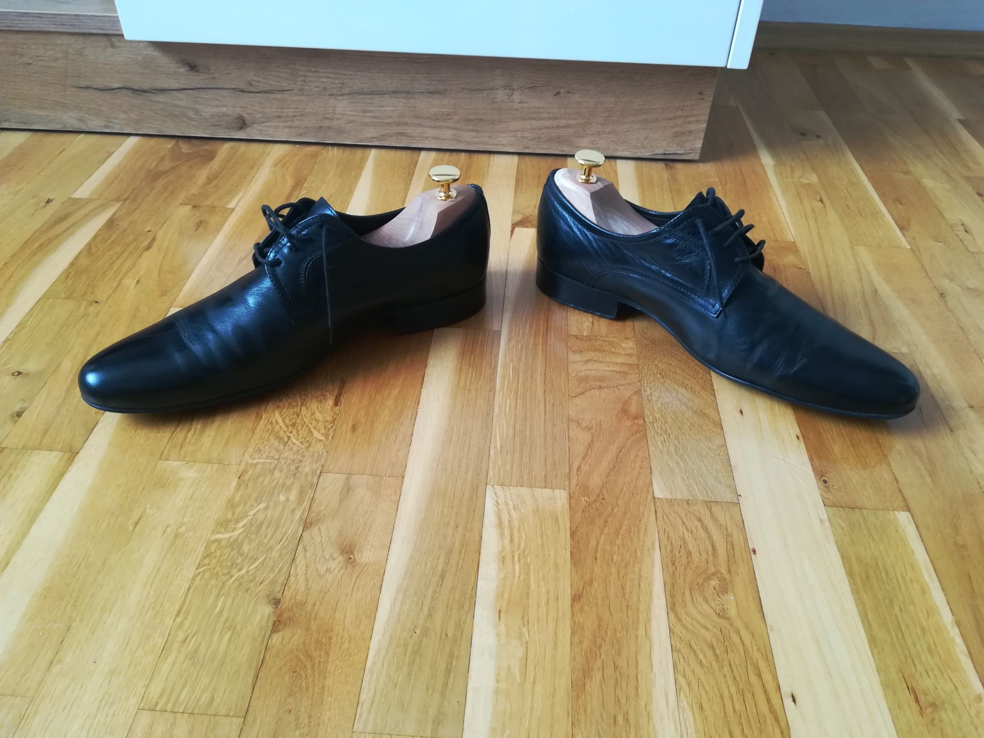 Czarne byty do garnituru CONHPOL r. 40