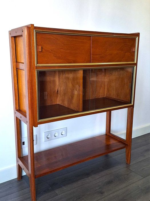 Estante Bar vintage. Vintage Bar Bookcase