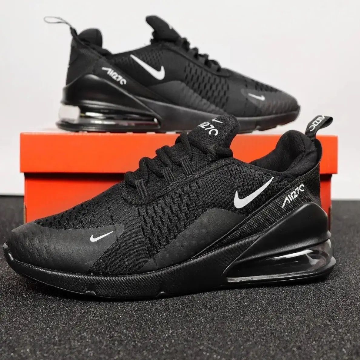 Кросівки Nike Air Max 270 чорного кольору