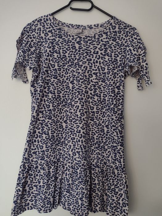 Sukienki rozmiar 146