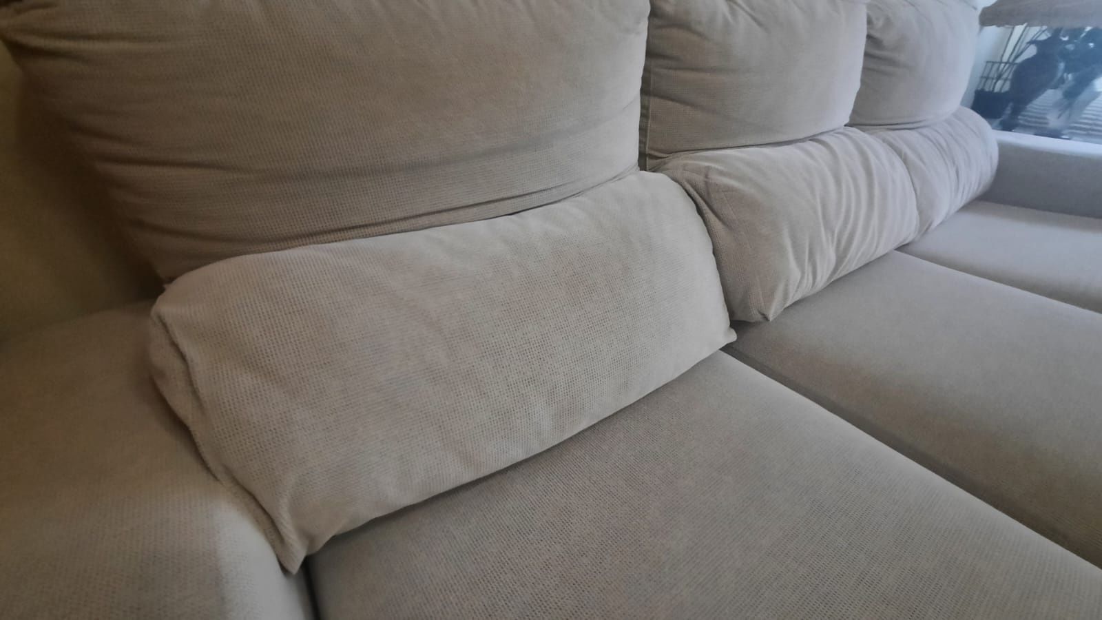 Sofá beje 3L com chaise longue