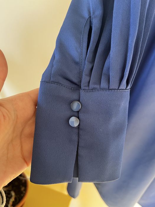 Kobaltowa niebieska sukienka z długim rękawem