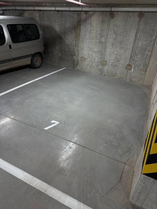 Praud Select ореда підземного паркомісця