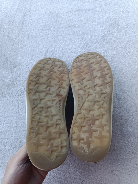 Женские кроссовки Lowa р39