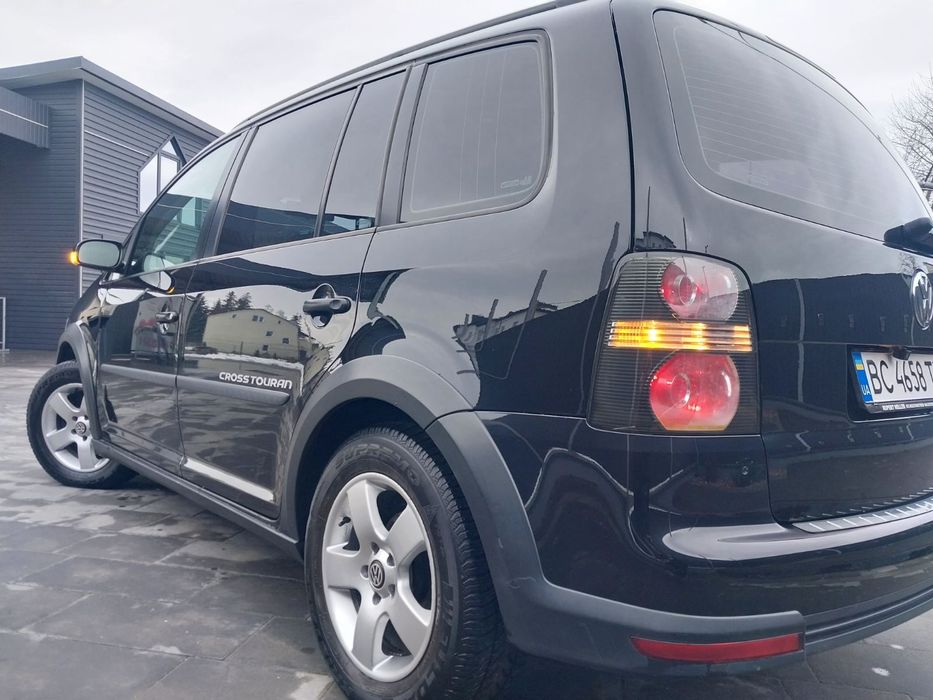 Volkswagen Tauran CROSS. 2.0 TDI