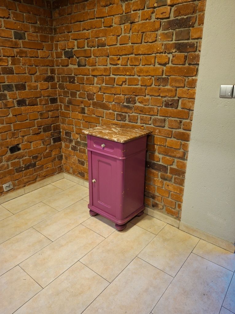 Komoda różowa z blatem marmurowym/ Design