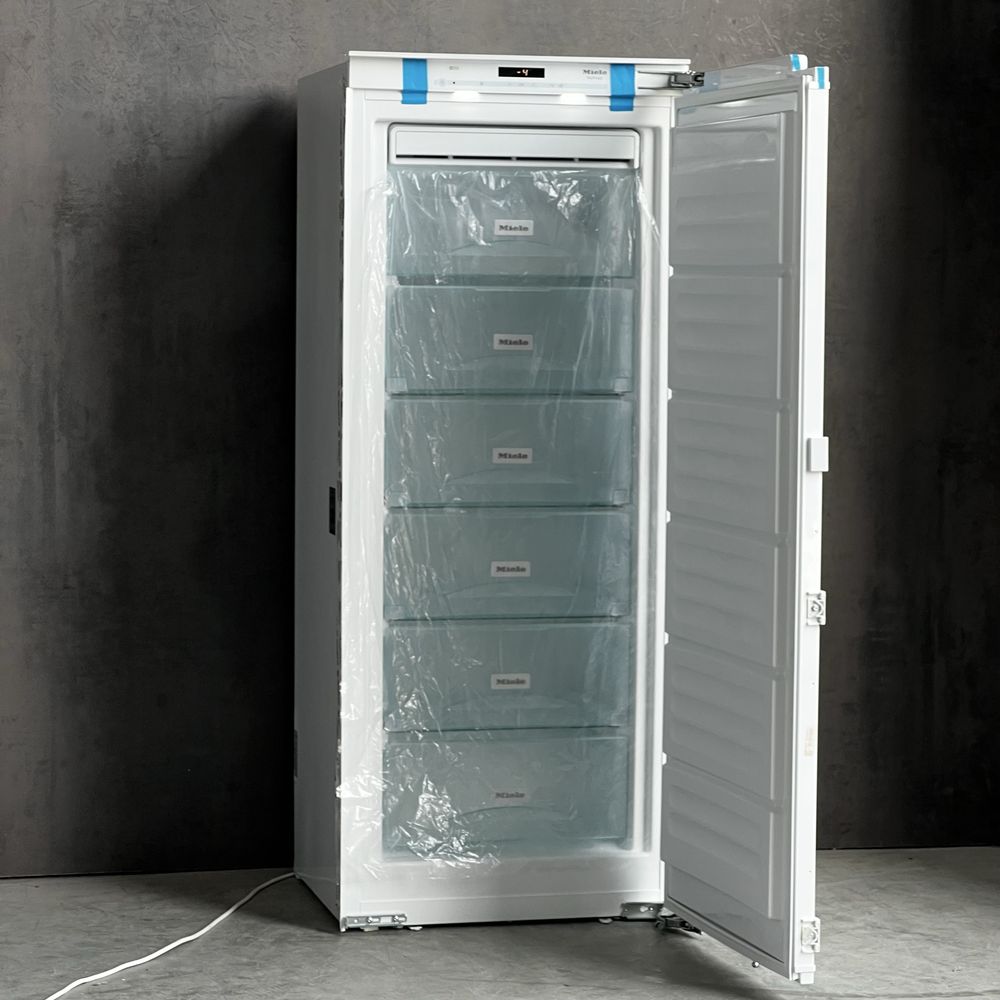 НОВАЯ!!! Морозильная камера Miele FNS 35402 i NoFrost морозильна
