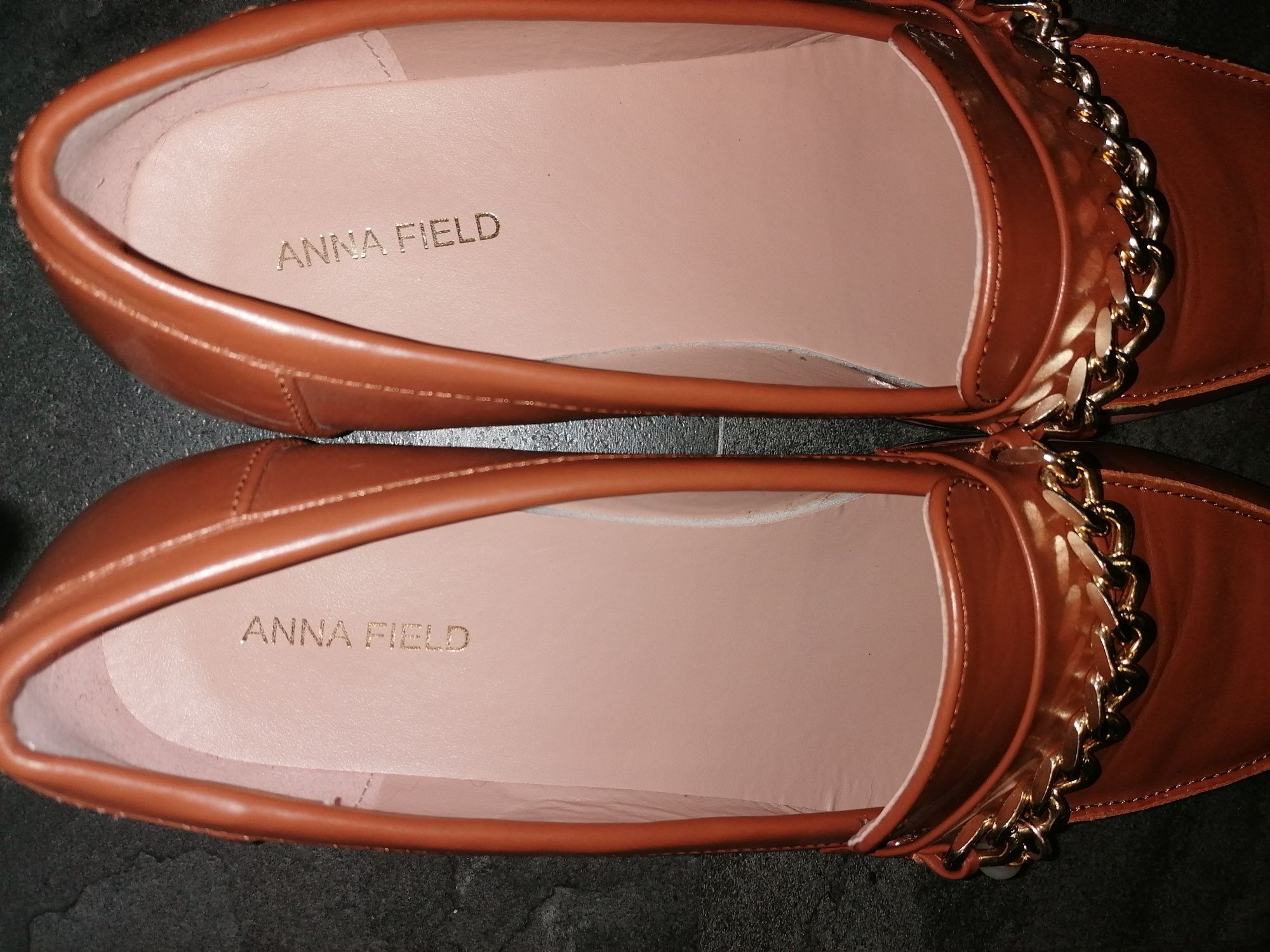 Nowe buty Anna FIELD