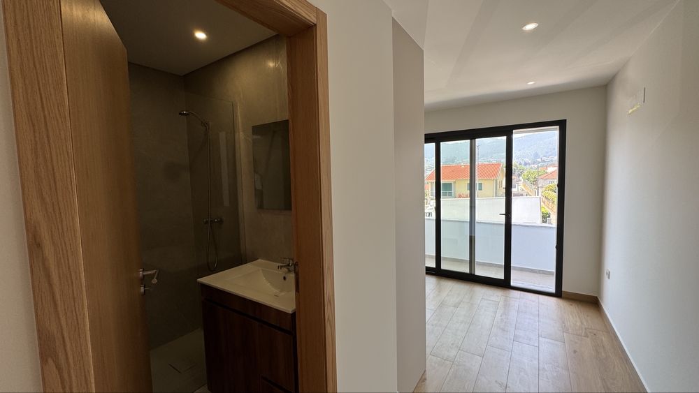 T1 Novo com Terraço - Perto do Continente das Taipas