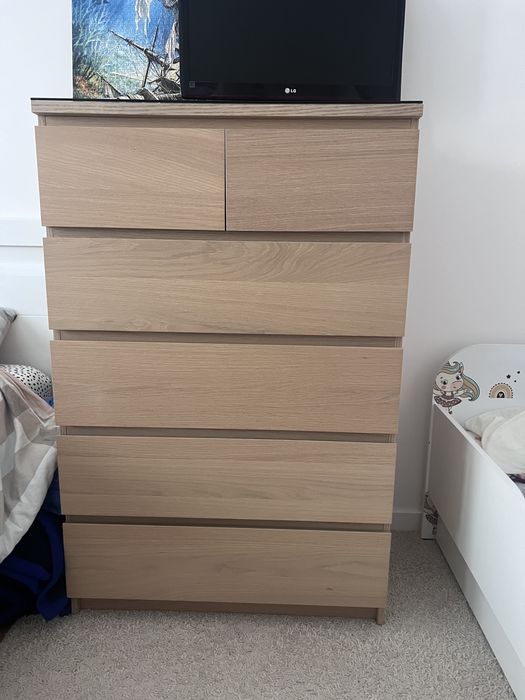 Komoda Ikea Malm okleina dębowa 6 szuflad z szybą na blat